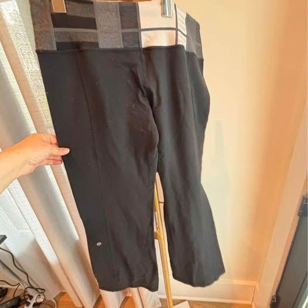 #435‎ Lululemon  Groove Flares black/gray waistband-black flares Sz 10-31' ins